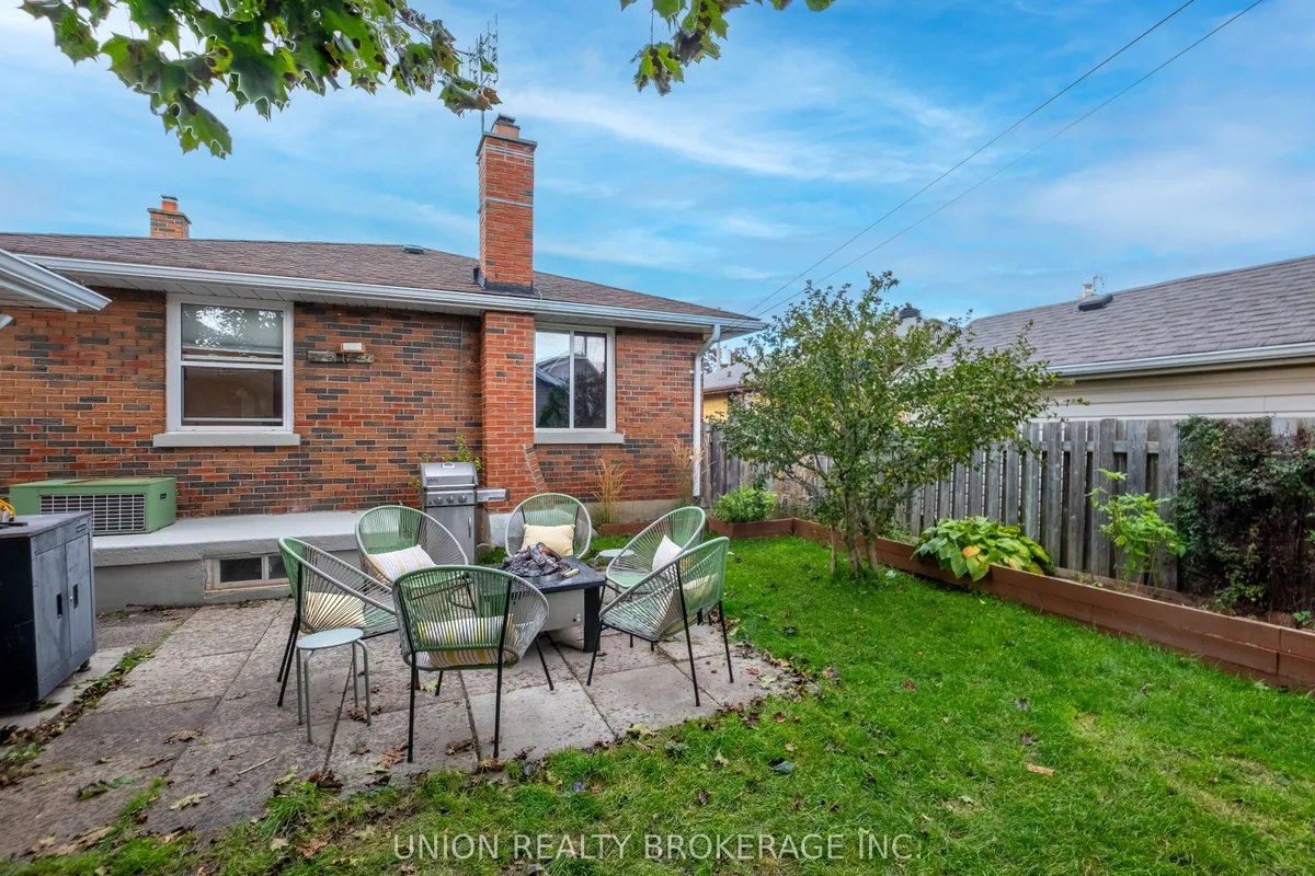 481 Lowell Avenue, ON L1J 2X6