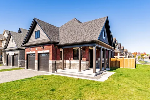 10 St. Augustine Drive, ON L1M 0L7