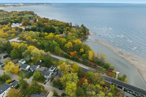 313 Dyson Road, ON L1W 2N1