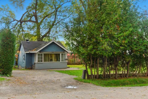 313 Dyson Road, ON L1W 2N1