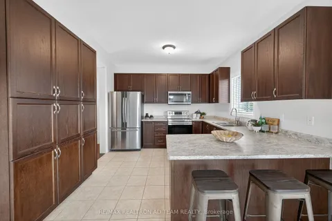 11 Kilpatrick Court, ON L1C 0V1