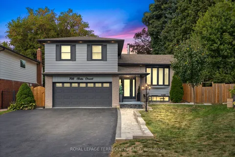 708 Aruba Crescent, ON L1J 6B6