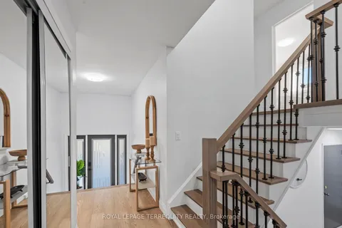 708 Aruba Crescent, ON L1J 6B6