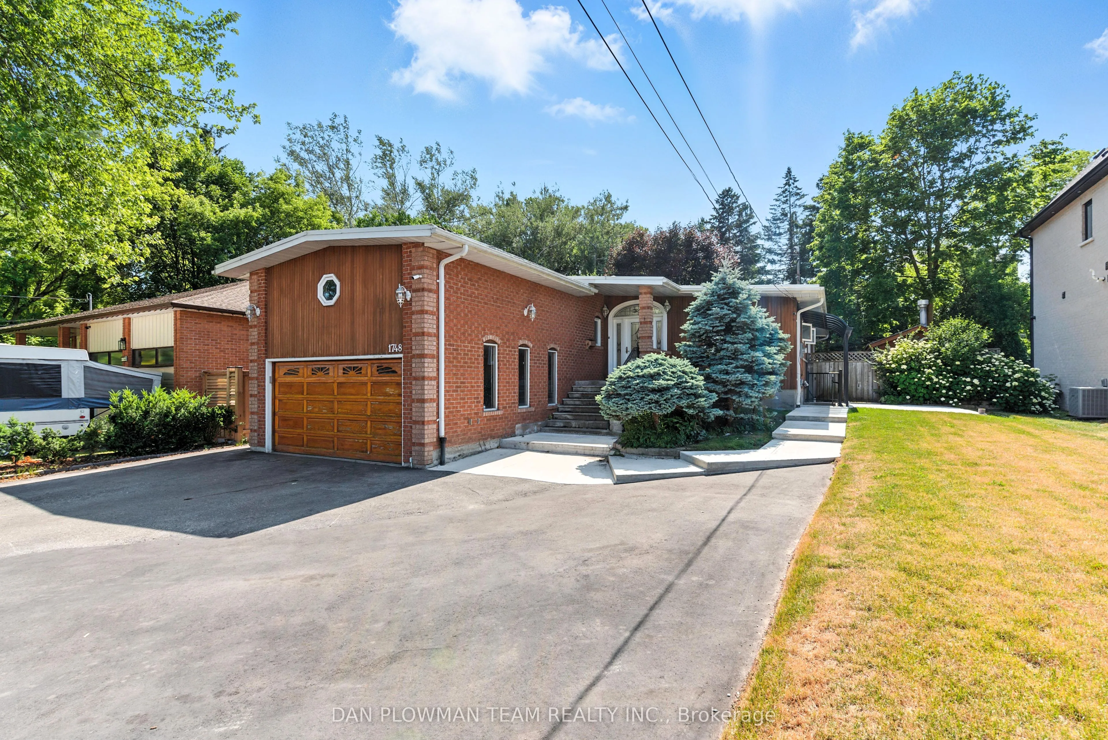 1748 Fairport Road, ON L1V 1S8