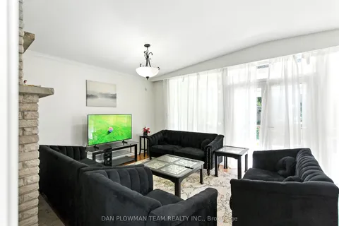 1748 Fairport Road, ON L1V 1S8