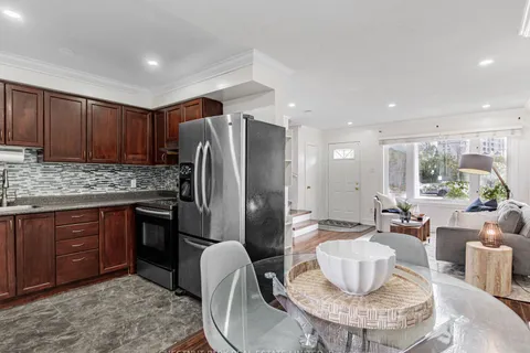 740 Kennedy Road, ON M1K 2C5