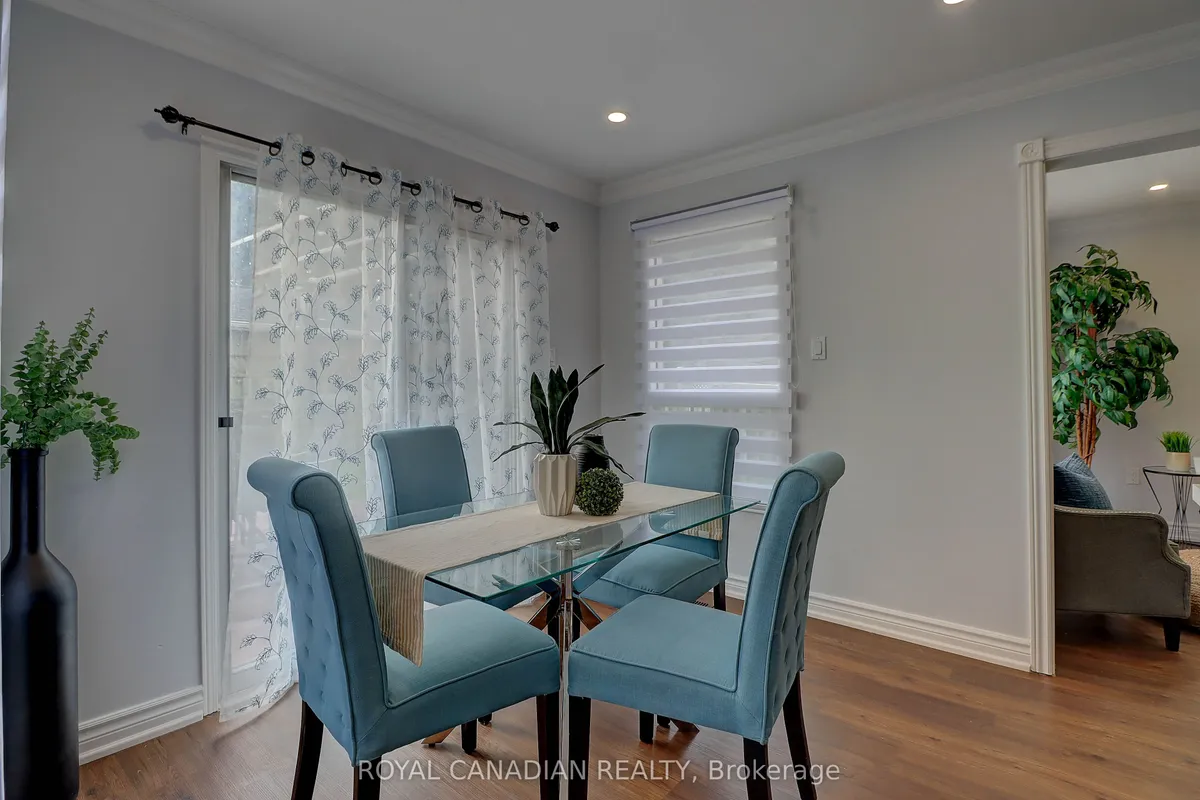 40 Doncaster Crescent, ON L1B 1E7