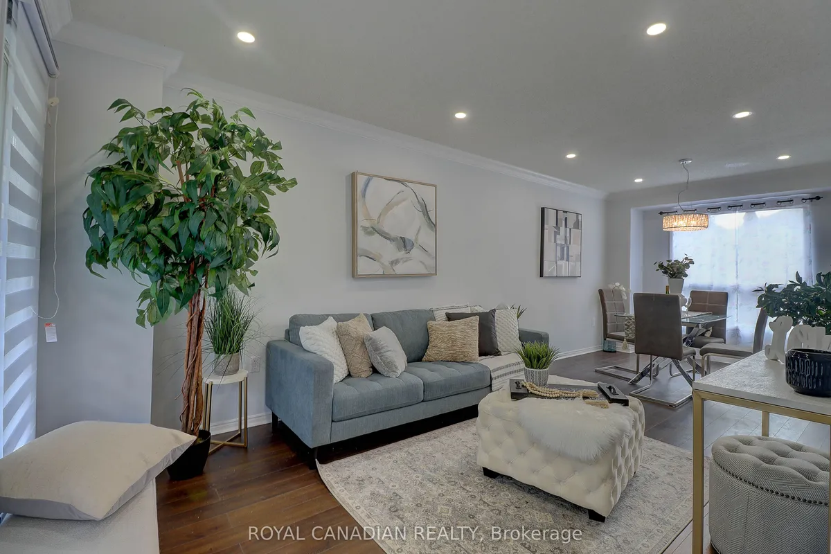 40 Doncaster Crescent, ON L1B 1E7