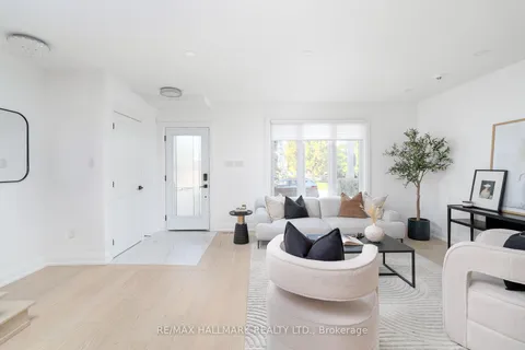 3 Thyra Avenue, ON M4C 5G4