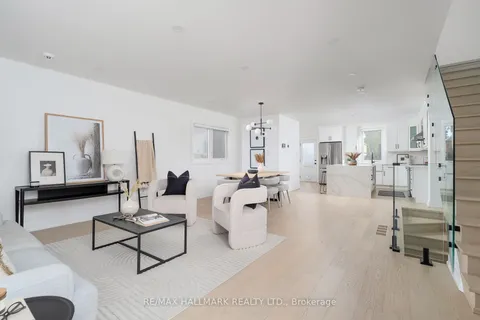 3 Thyra Avenue, ON M4C 5G4