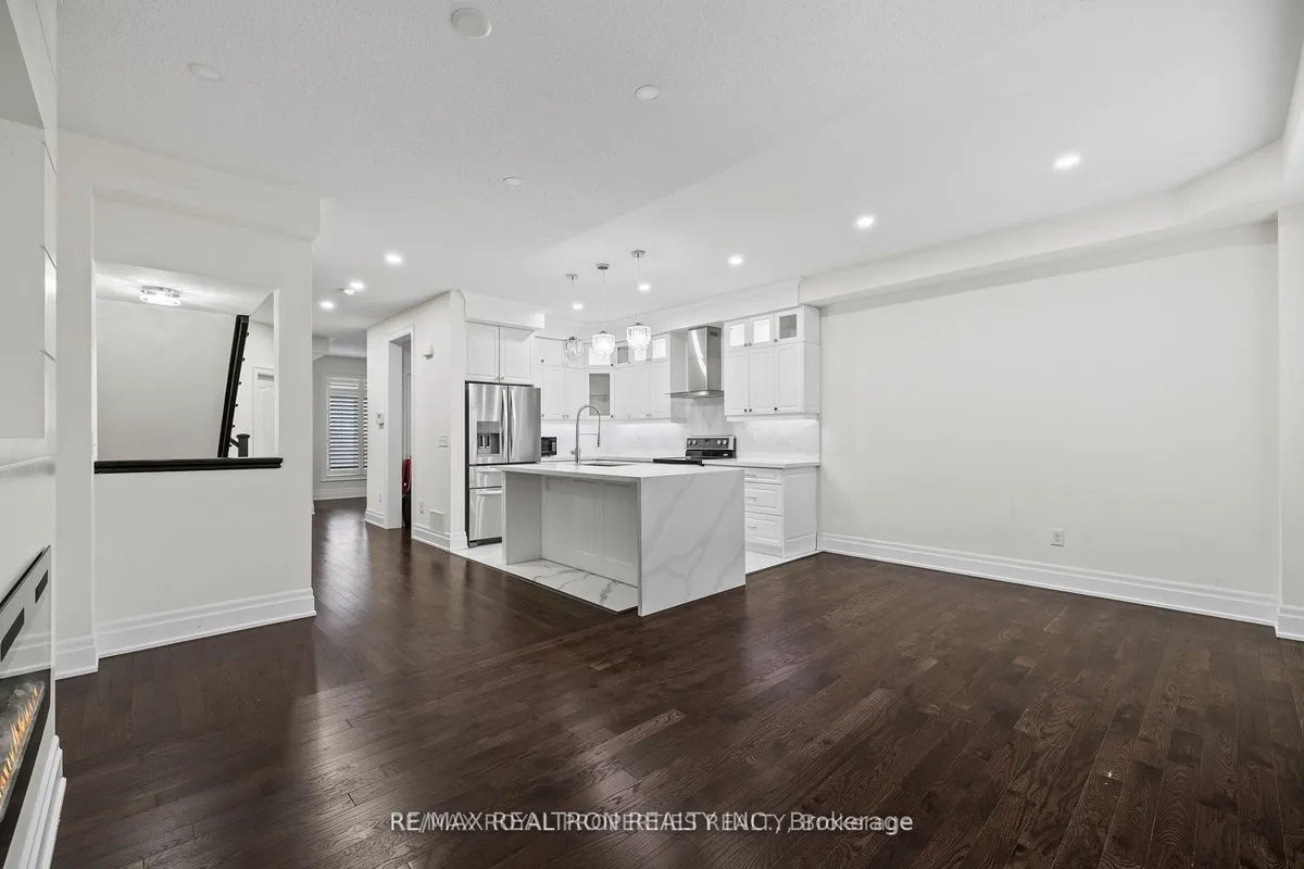 7 Quarrie Lane, ON L1T 0N1