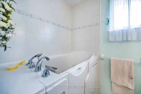 156 Catalina Drive, ON M1E 1B4