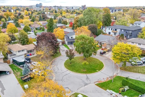 253 Fairlawn Court, ON L1J 4R1