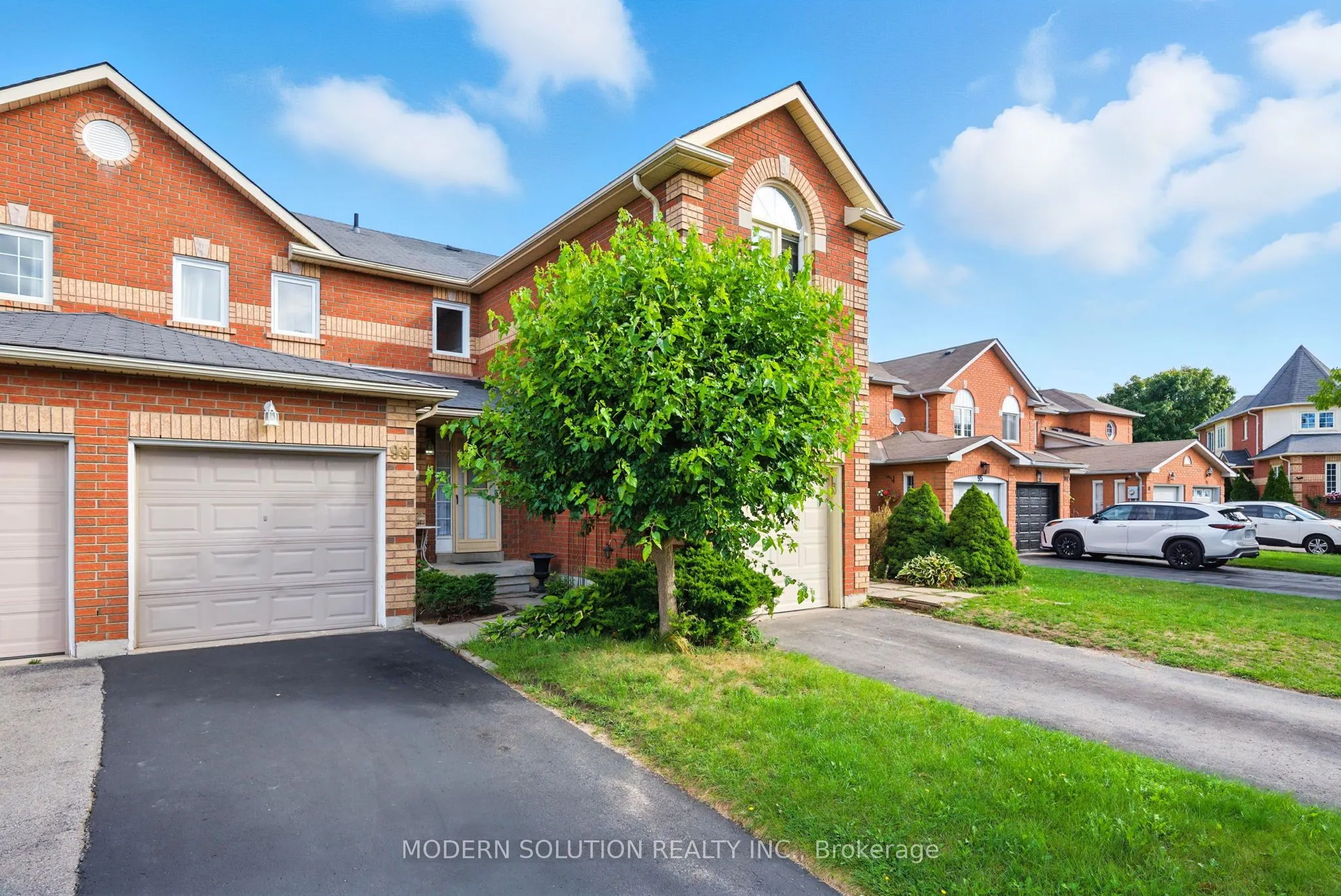 99 Creekwood Crescent, ON L1R 2K1