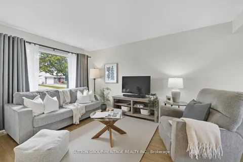 23 Swanston Crescent, ON L1S 3J5