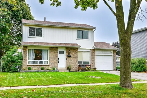 23 Swanston Crescent, ON L1S 3J5