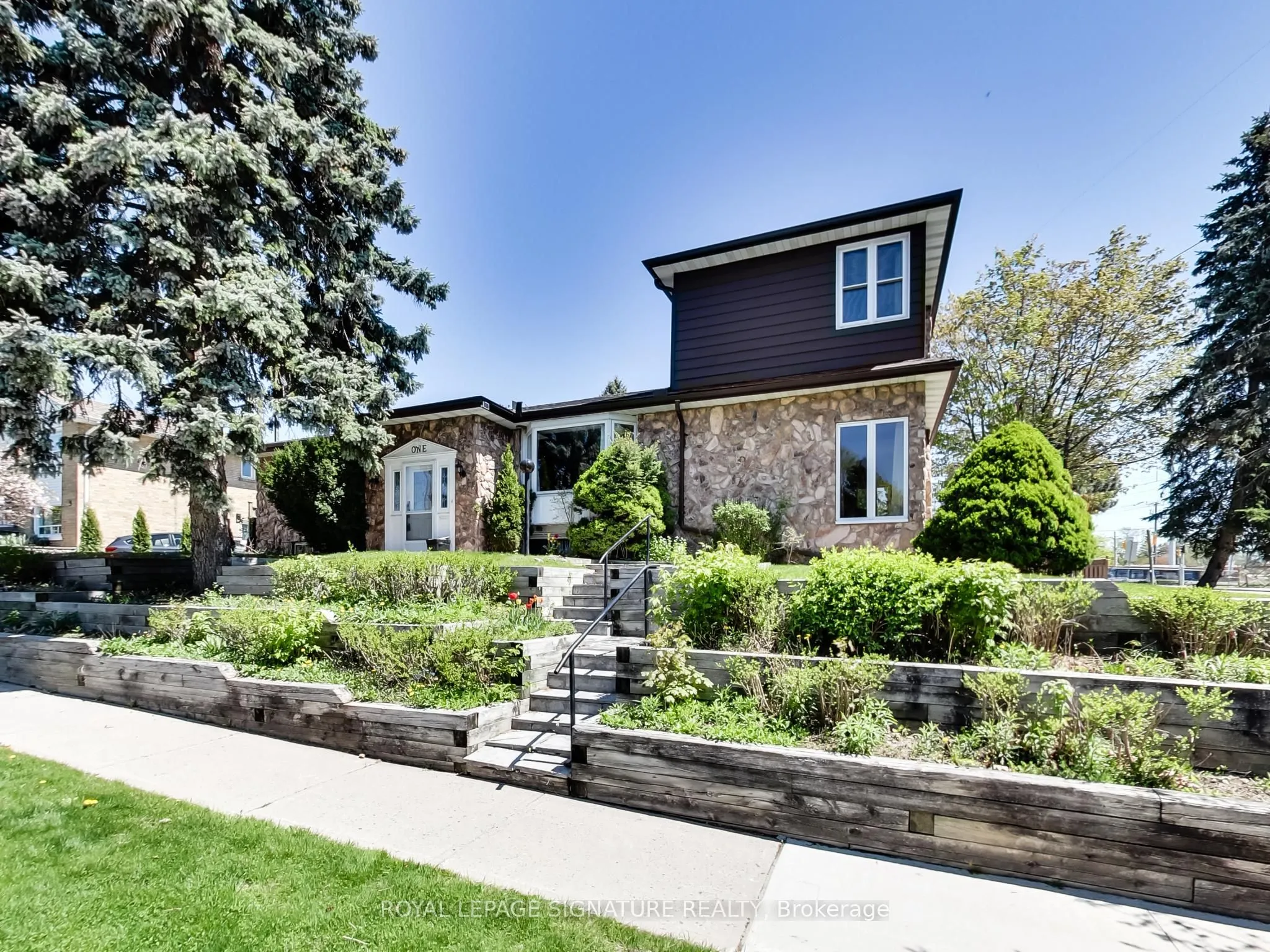 1 Kencliff Crescent, ON M1P 4E2