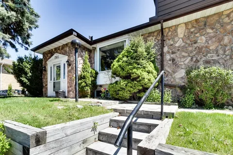 1 Kencliff Crescent, ON M1P 4E2