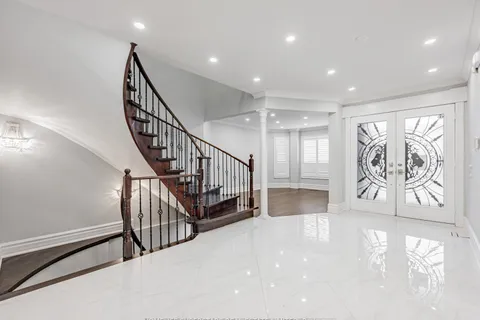 19 Strickland Drive, ON L1T 4A1