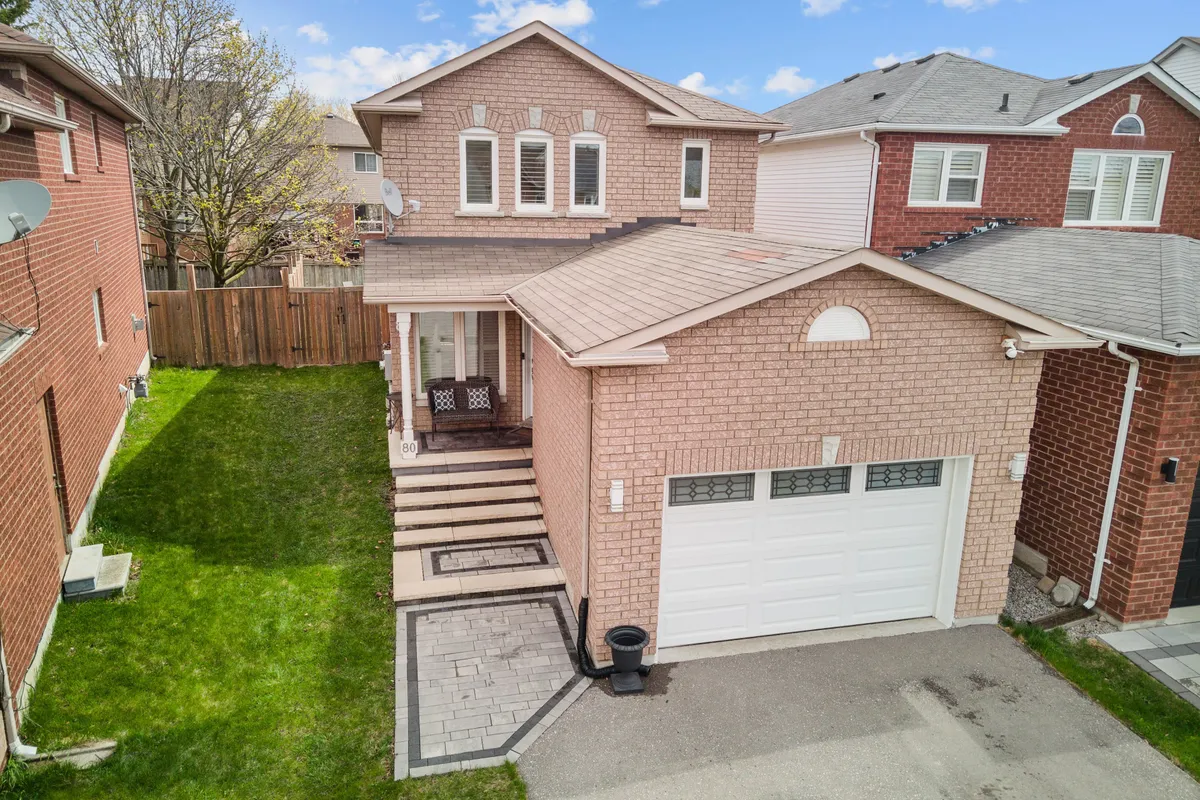 80 Fry Crescent, ON L1C 4Y3