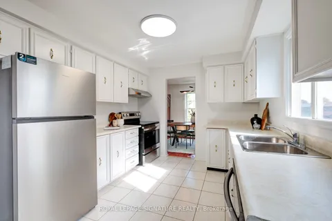 1605 Belinda Court, ON L1V 3T4