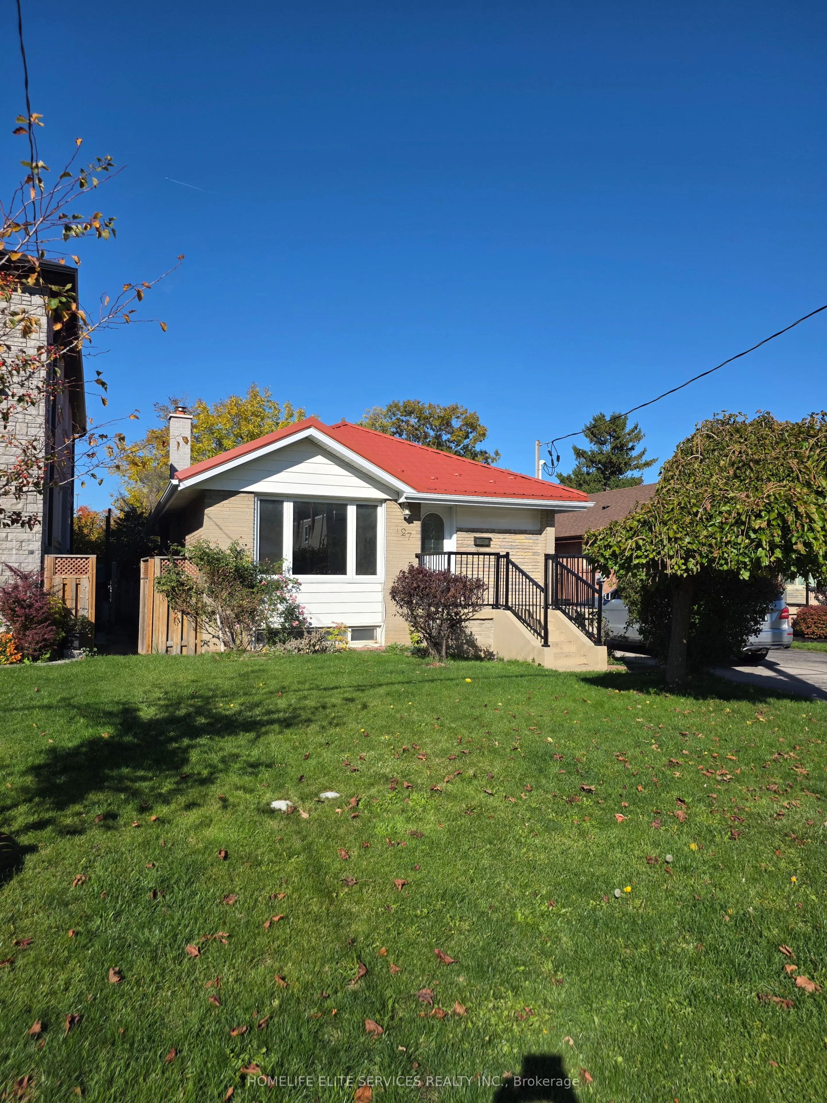 127 Budea Crescent, ON M1R 4W2