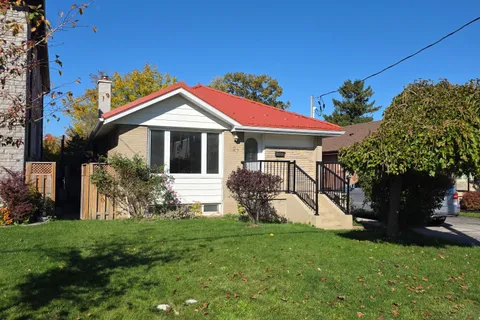 127 Budea Crescent, ON M1R 4W2