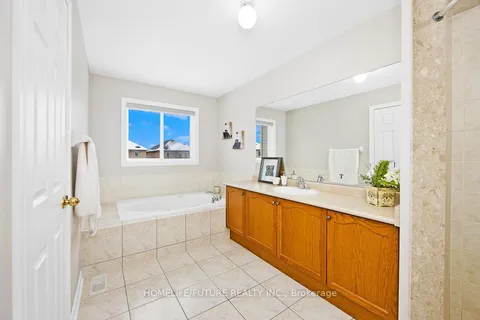 39 Harkness Drive, ON L1R 0C5