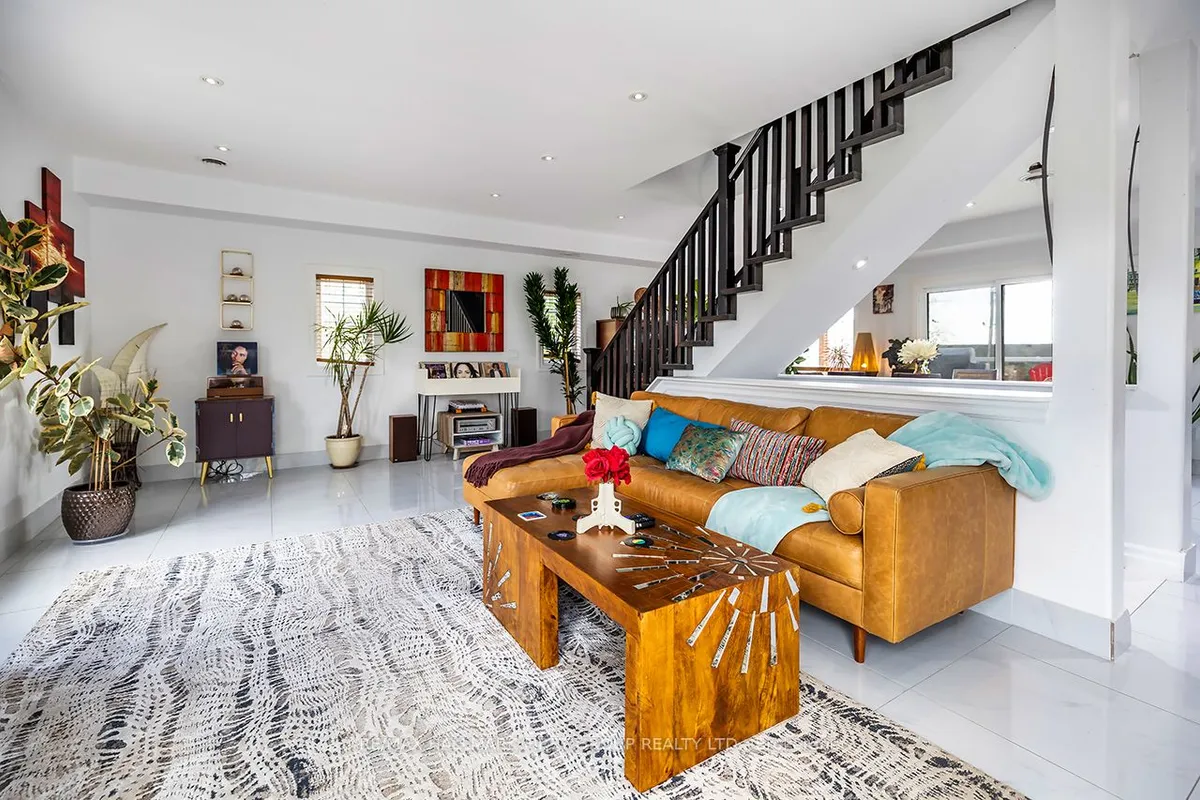 55 Ontoro Boulevard, ON L1Z 1X6