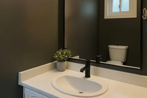 21 Vanessa Place, ON L1N 6V1