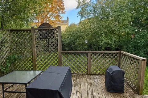 21 Vanessa Place, ON L1N 6V1