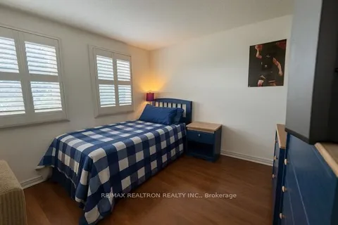 21 Vanessa Place, ON L1N 6V1