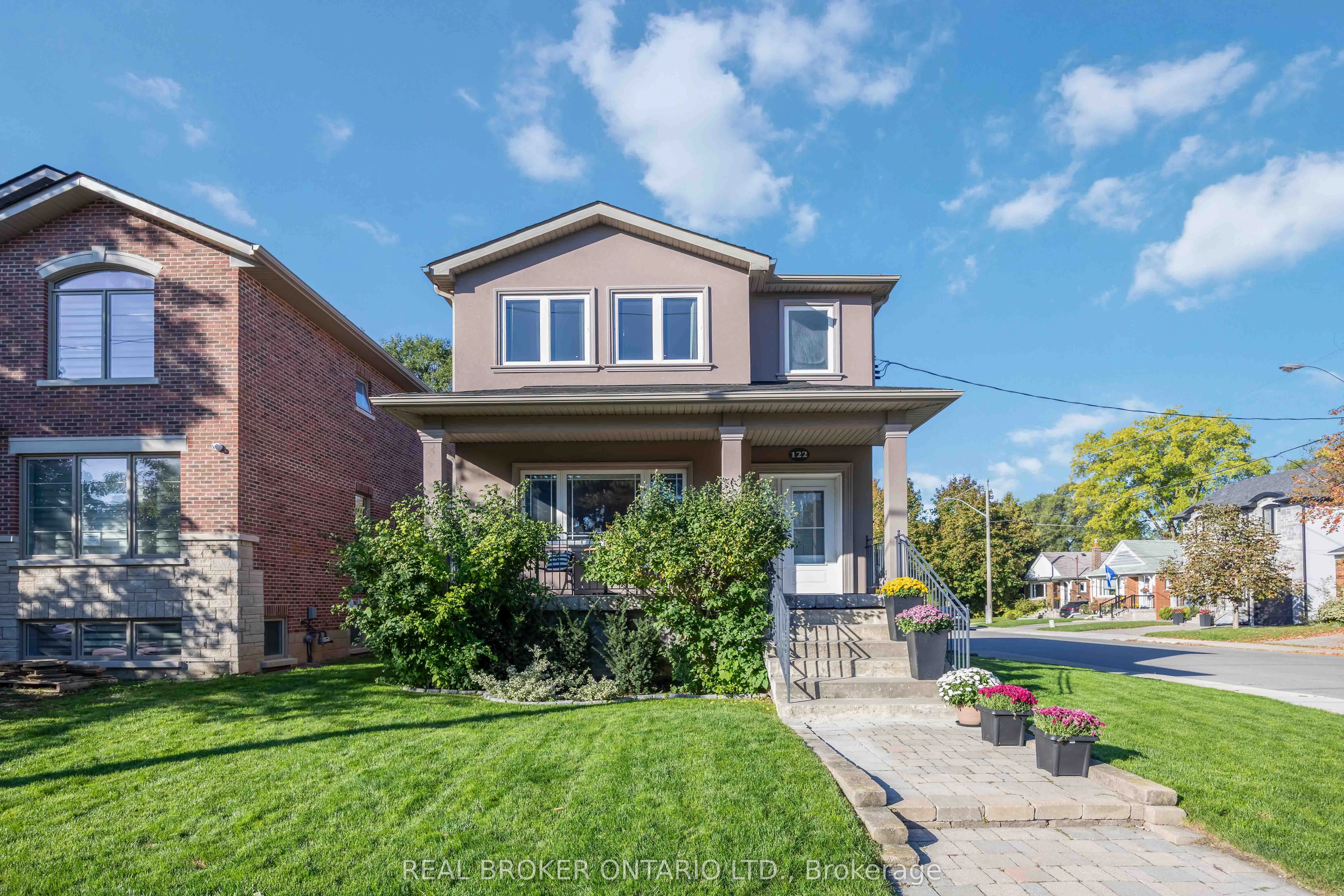 122 Cedarcrest Boulevard, ON M4B 2P3