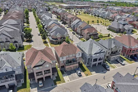 116 Barnham Street, ON L1Z 0K7