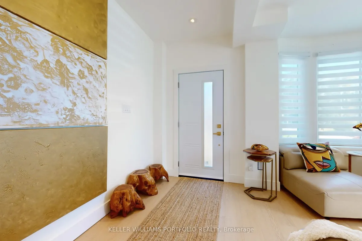 22 Pitt Avenue, ON M1L 2R1