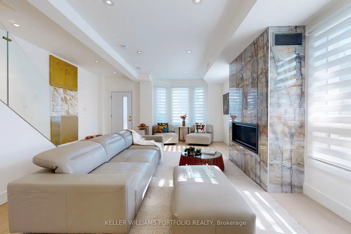 22 Pitt Avenue, ON M1L 2R1