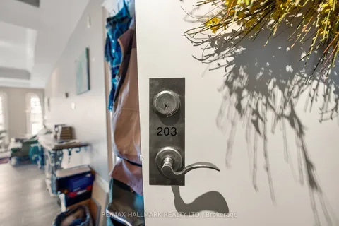 2151 Danforth Avenue, ON M4C 1K2