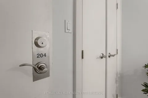 2151 Danforth Avenue, ON M4C 1K2