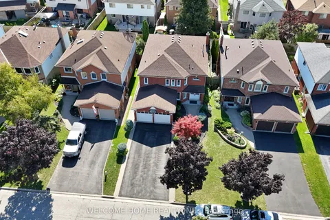 1037 Sandcliff Drive, ON L1K 2E5