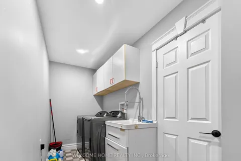 1037 Sandcliff Drive, ON L1K 2E5