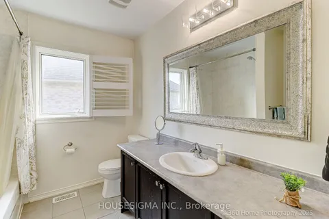 17 Mchugh Road, ON L1Z 0M8