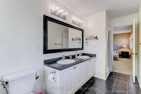 17 Mchugh Road, ON L1Z 0M8