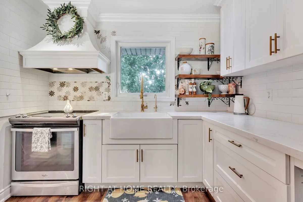 20 Cardiff Court, ON L1N 5N9