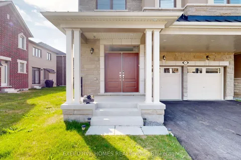 2885 Foxden Square, ON L1X 0N9