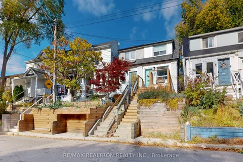 92 Walpole Avenue, ON M4L 2J1