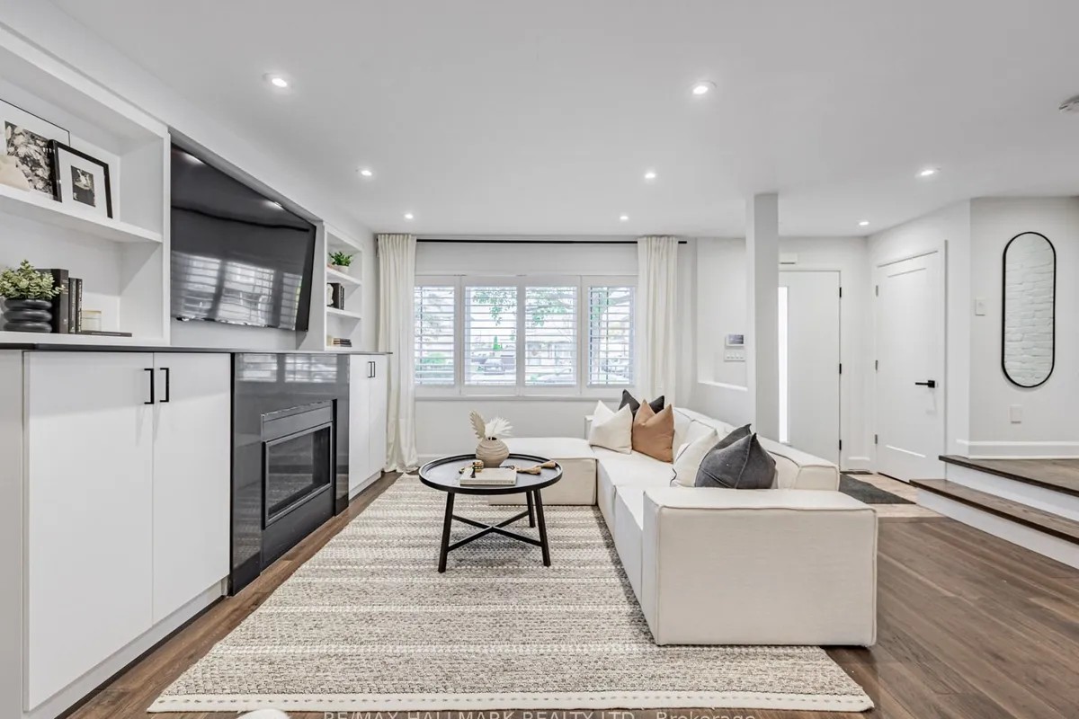 12 Leagrove Crescent, ON M1L 3S6