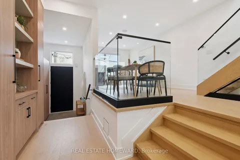 32 Westlake Crescent, ON M4C 2X2