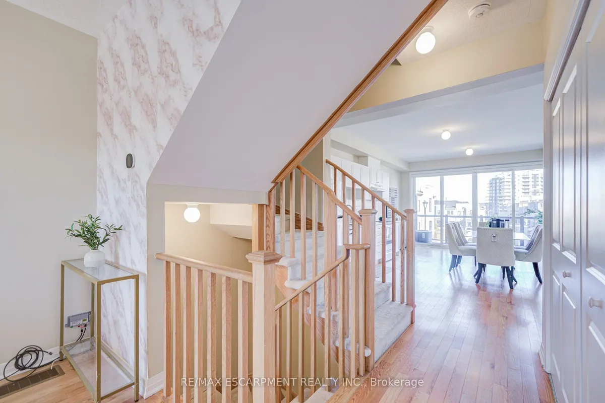 1553 Green Road, ON L1C 7E5