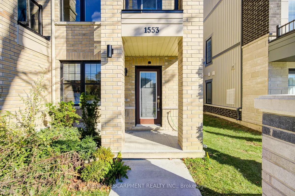 1553 Green Road, ON L1C 7E5