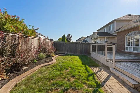 12 Kenilworth Crescent, ON L1M 2M7